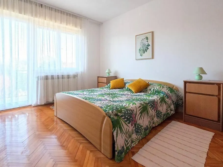 Apartment Margi Pula
